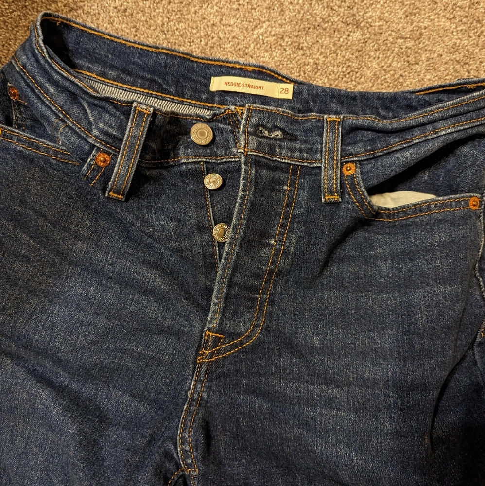 Levi's wedgie straight jeans 28
